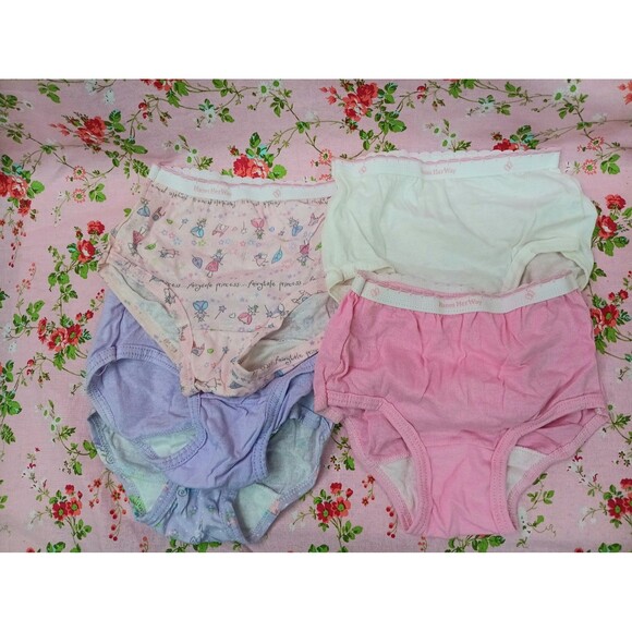 1999 Hanes Toddler Briefs Size 2T/3T - Picture 4 of 4